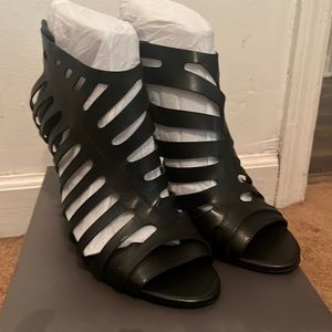 Vince Camuto Amendia Pump